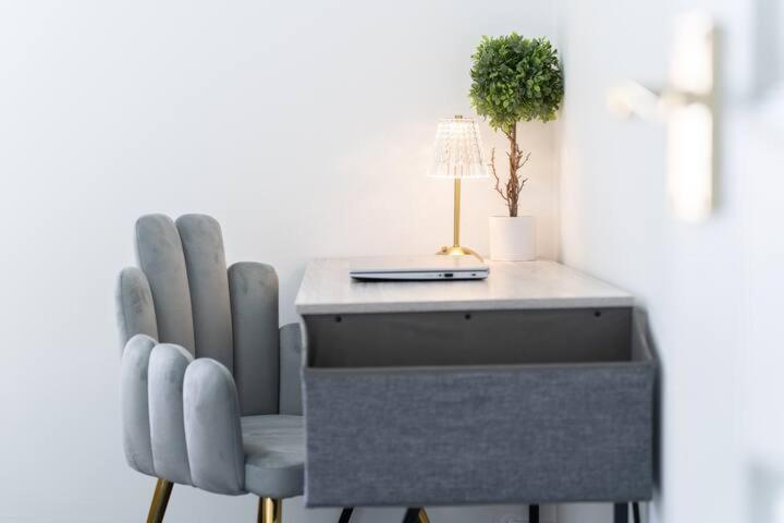 Open Mind Property - Luxury House & Free Parking 포츠머스 외부 사진